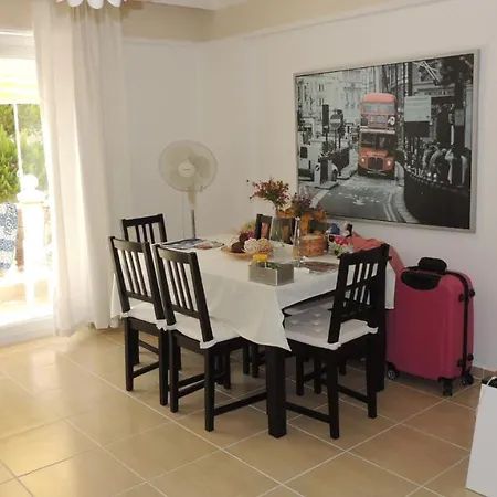 Appartement Huge 3 Bedroom Apartment, 100 Metres From Beach, Mavisehir, *