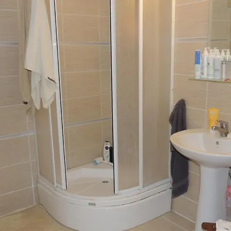 Huge 3 Bedroom Apartment, 100 Metres From Beach, Mavisehir, *